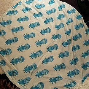 Pineapple beach throw